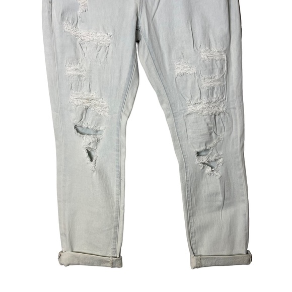 Anthropologie Pilcro Destroyed Mid-Rise Slim Boyfriend Jeans Light Wash Size 32 - Picture 10 of 11